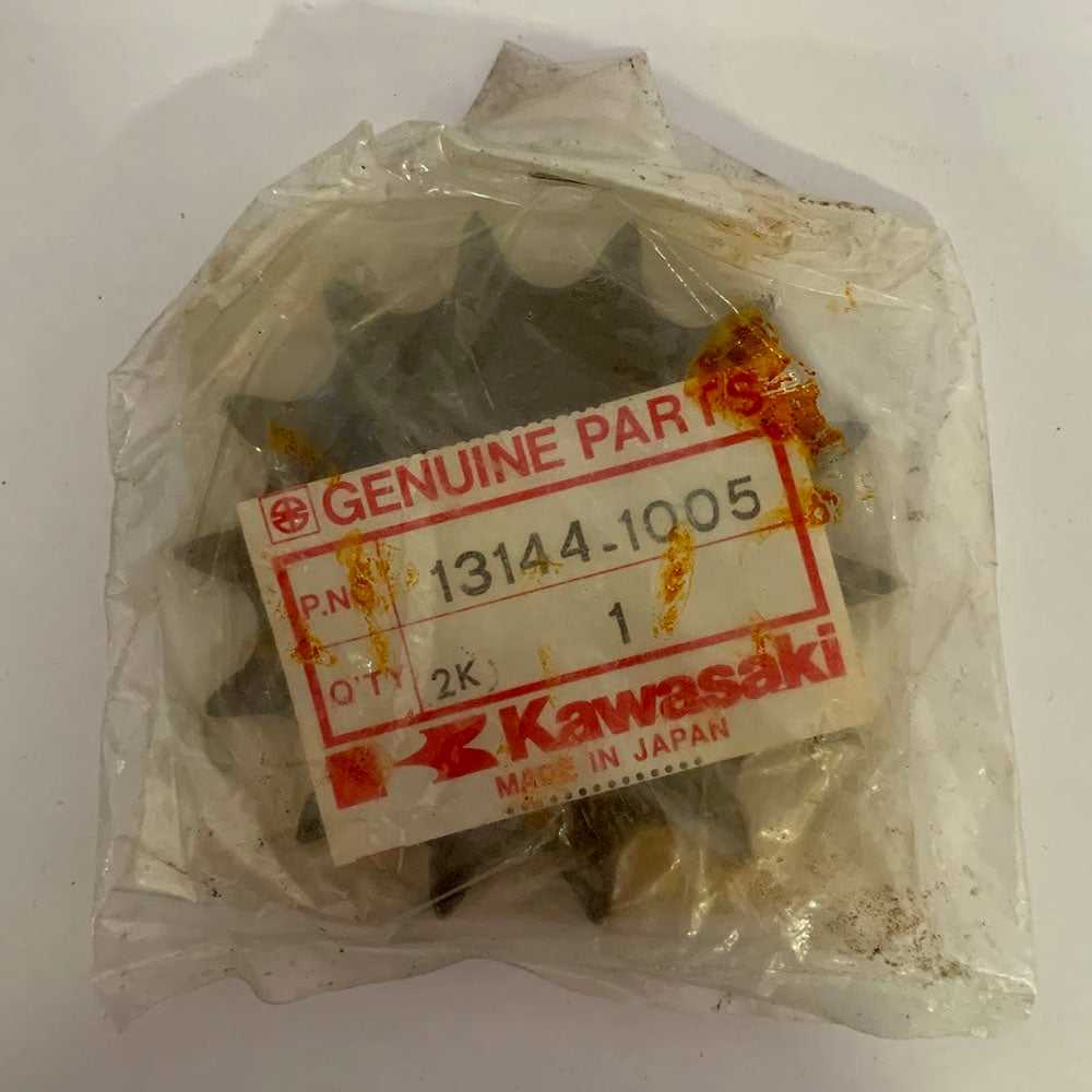 Kawasaki, Kawasaki Genuine Front Sprocket 13144-1005 NOS 14 Teeth