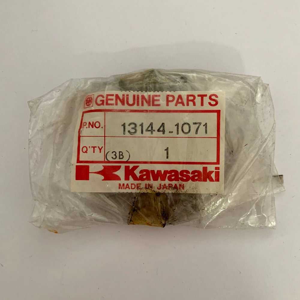 Kawasaki, Kawasaki Genuine Front Sprocket 13144-1071 NOS 14 Teeth