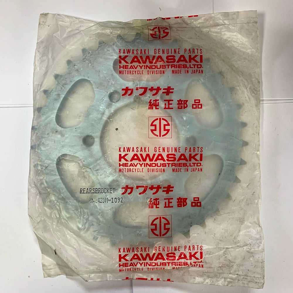 Kawasaki, Kawasaki Genuine Rear Sprocket 42041-1032 NOS 35 Teeth